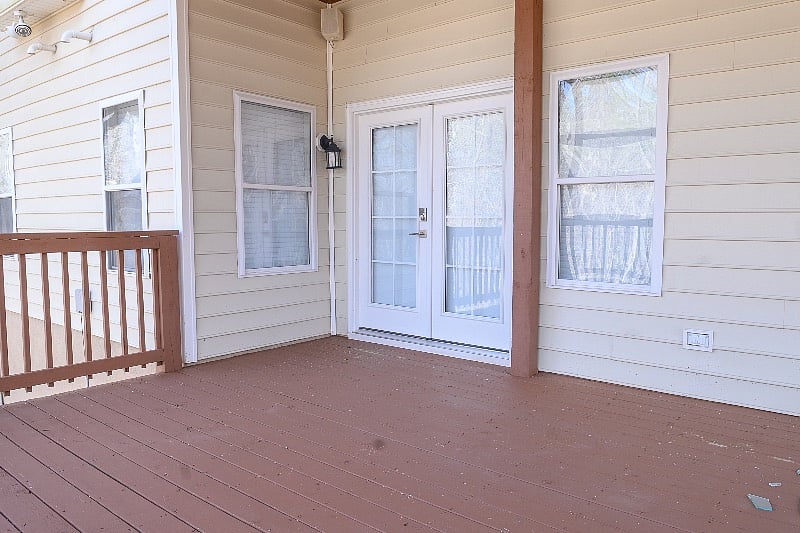 Private entrance off a relaxing deck