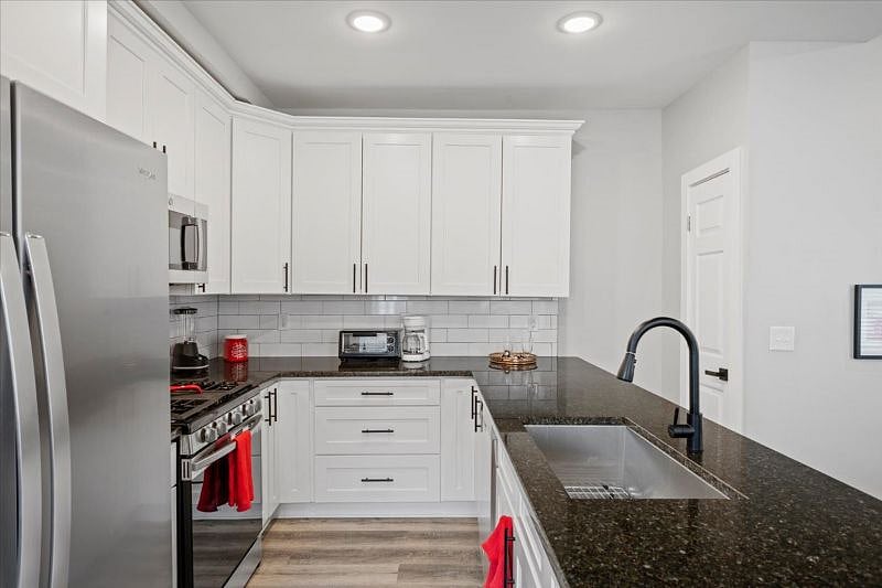 Furnished Finder property 522567_1 photo 6