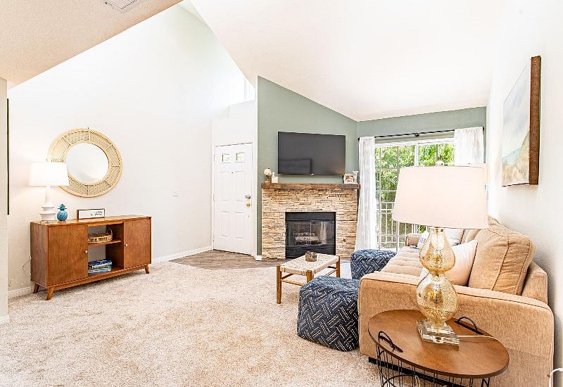 High ceilings and lots of natural light to make your home feel relaxing and peaceful