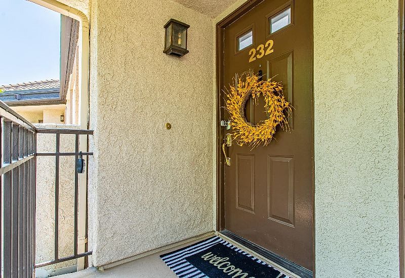 One less thing to worry about.
Keyless entry so you'll never lose the key