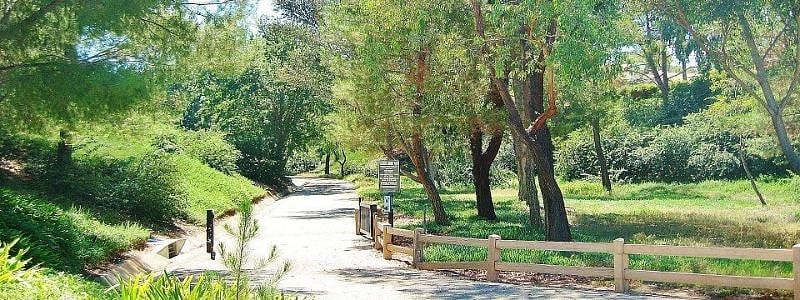 Explore by picking up the paseo trails right next door at Summit Park. The paseos have more than 30 miles of both urban and rural pedestrian and bicycle trails weaving throughout the city