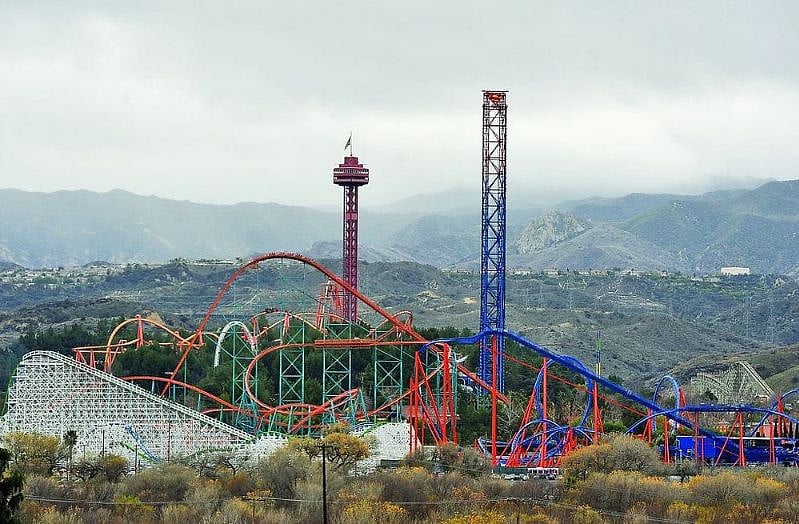 Thrill seekers can enjoy Six Flags Magic Mountain and the connected water park, Hurricane Harbor. Just 15 minutes away