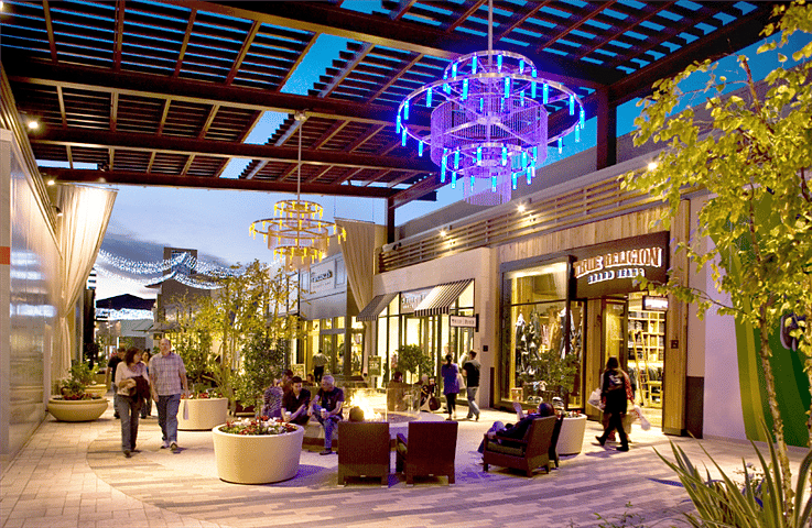 Don't miss out! Get in on the action at Valencia Town Center, right across the street. Restaurants, coffee shops, shopping, live entertainment, movie theater, and kids play areas