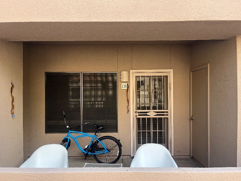 Patio & bike for guest use. 