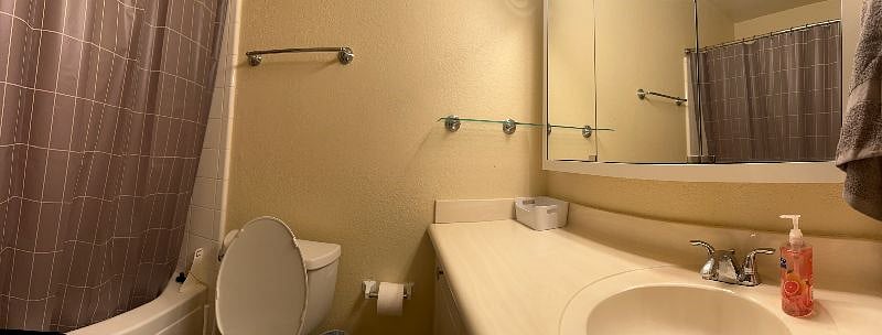 Full-size bathroom just off 2nd bedroom.