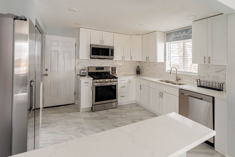 Furnished Finder property 522686_1 photo 3