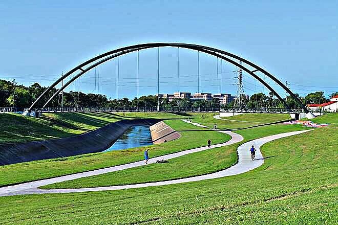 Bayou trail and park