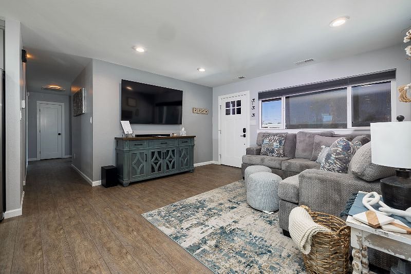 Furnished Finder property 522897_1 photo 8
