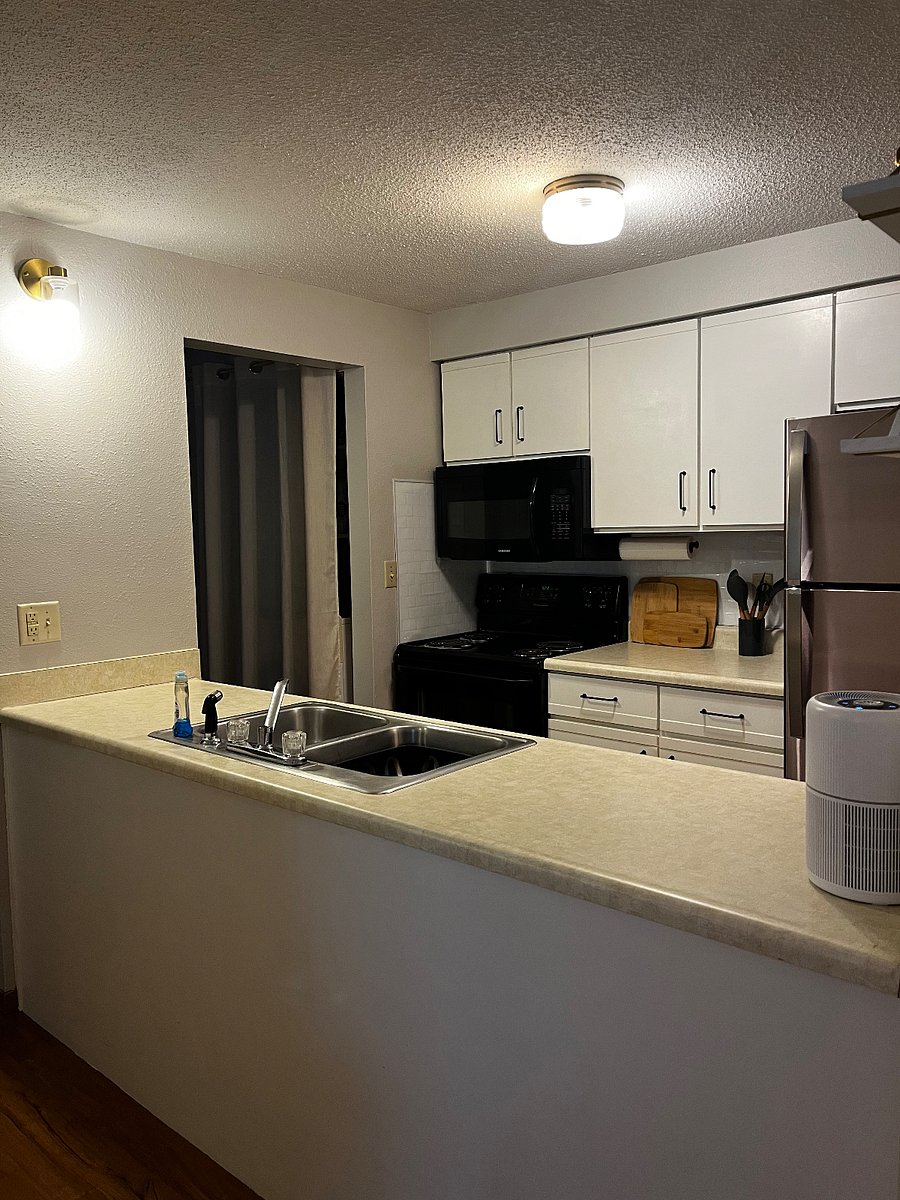 Furnished Finder property 523059_2 photo 8