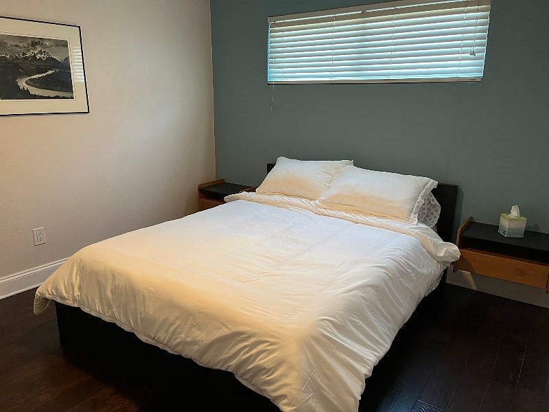 Queen bed 2