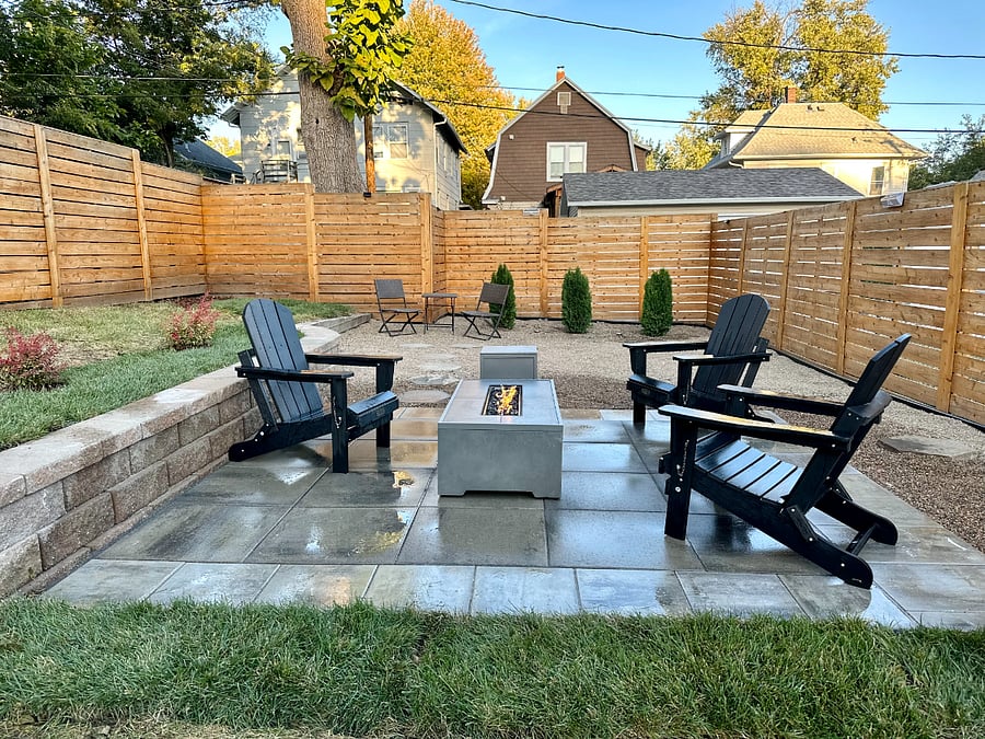 Unit 1027 - private fenced in yard