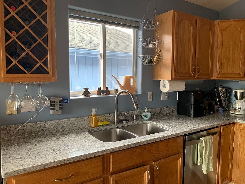 Kitchen with quartz countertops
