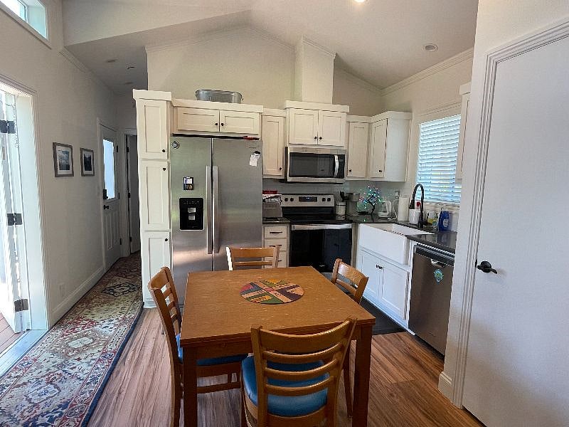 Furnished Finder property 523453_1 photo 3