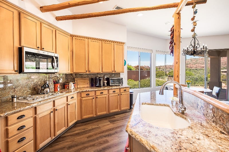 Fully stocked kitchen w/ granite counters
