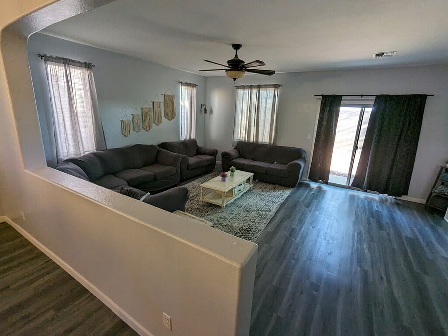 Livingroom 70 TV