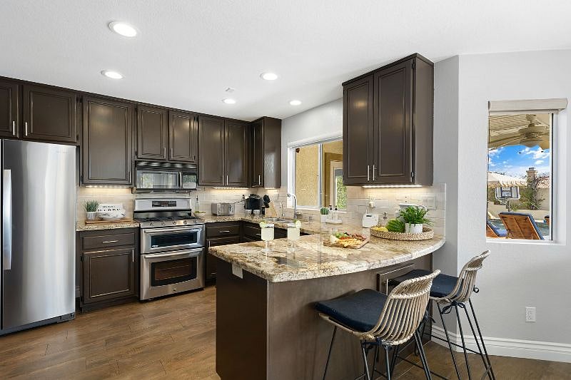 Furnished Finder property 523581_1 photo 6