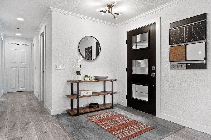 Upper Unit 2BD / 2BA:
Main Entry