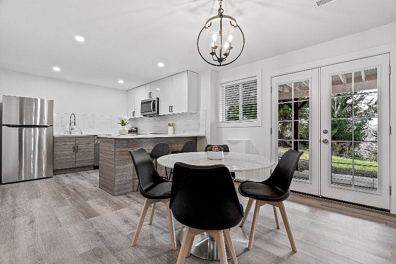 Lower Unit - 1BD/1BA/1Office:
Dining Room and Kitchen