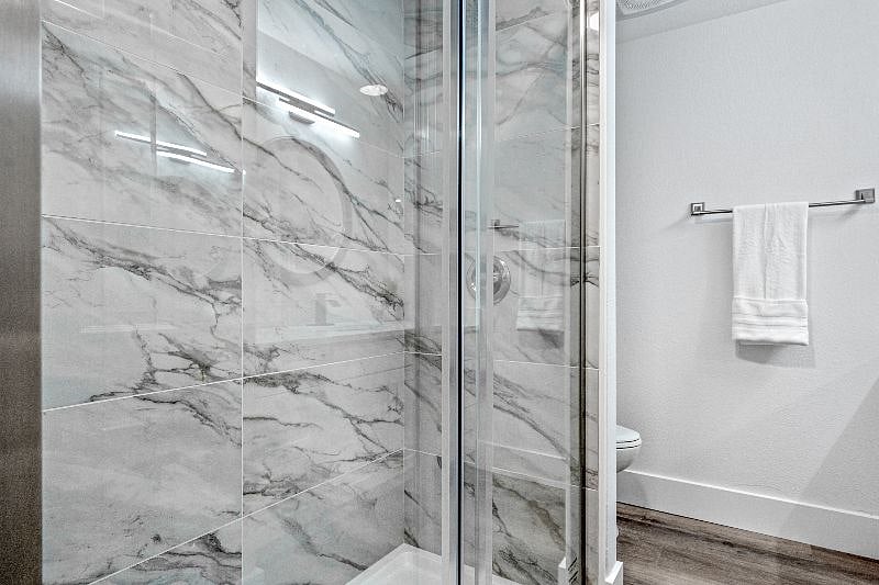 Lower Unit - 1BD/1BA/1Office:
Bathroom (shower)