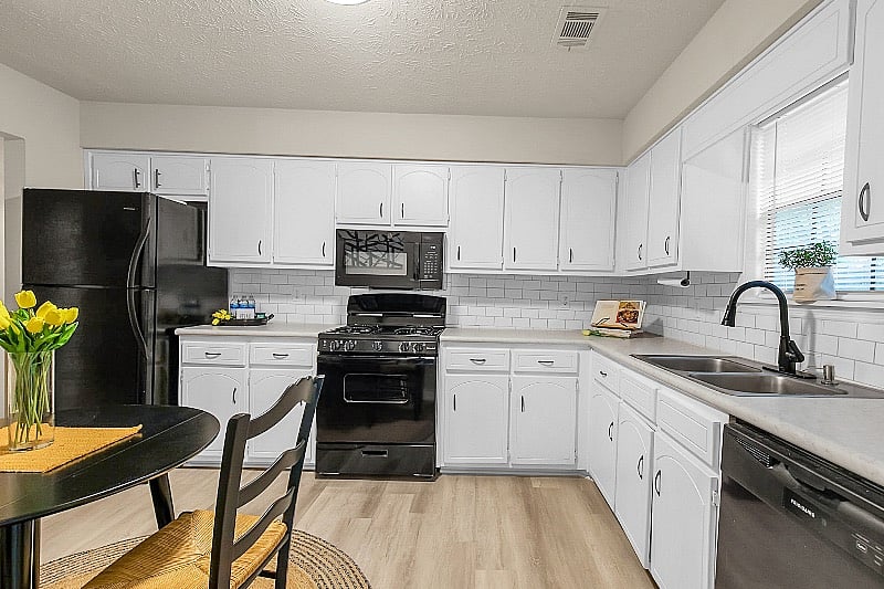 Furnished Finder property 523671_1 photo 8
