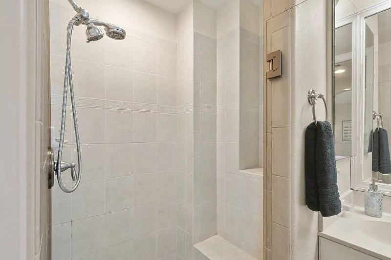 Furnished Finder property 523710_1 photo 12