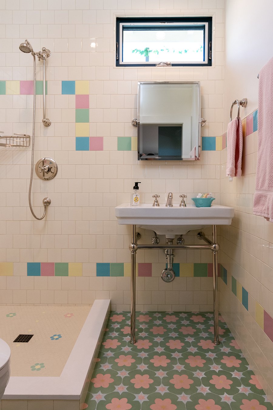 Second bathroom.