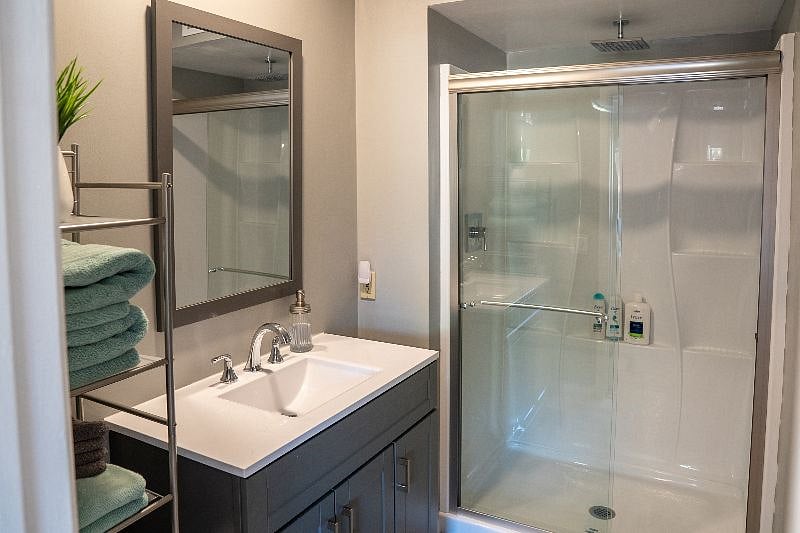 Private bathroom 1. Enjoy elegant rainfall-style shower head
