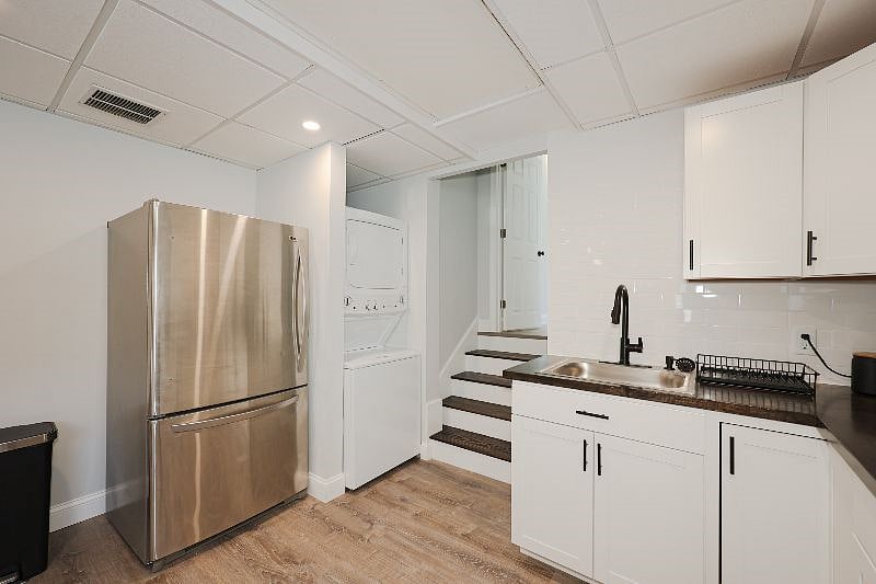 Enjoy the convenience of an in-unit washer and dryer- no having to leave to do laundry!