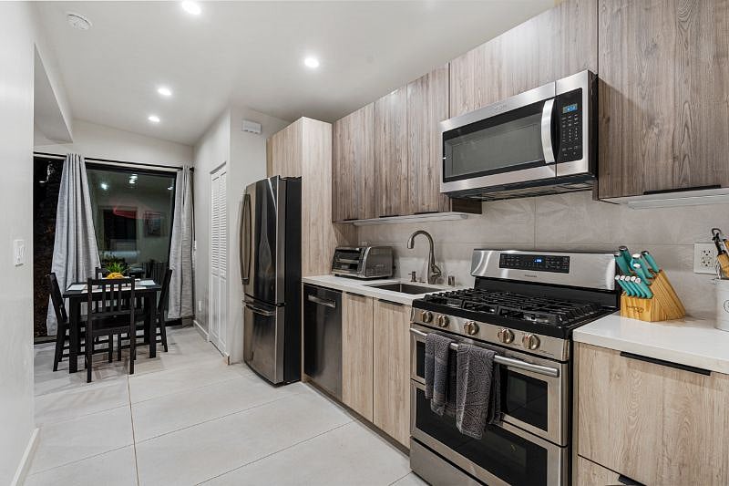 Furnished Finder property 523969_1 photo 13