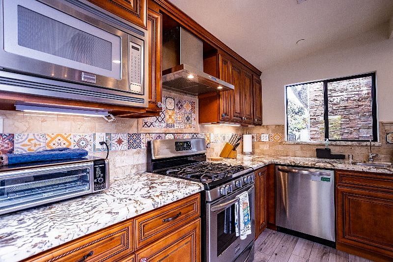 Furnished Finder property 523972_1 photo 12