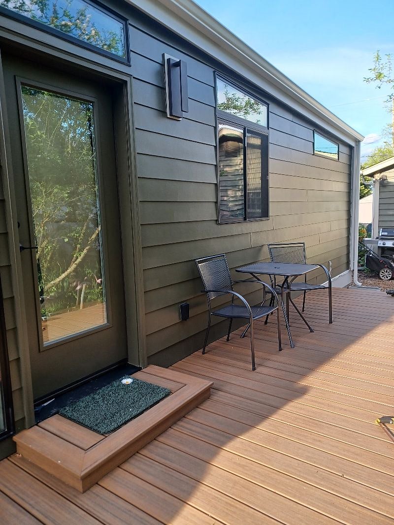 Comfy deck.