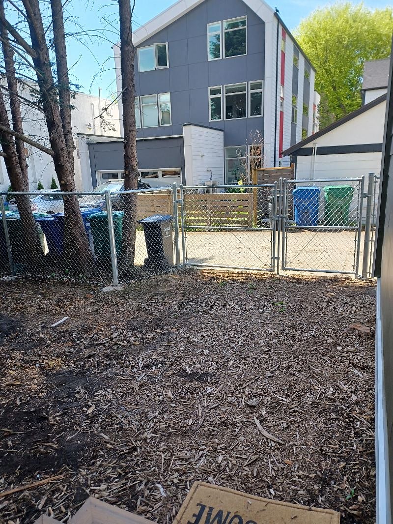 Private parking for 1 small car