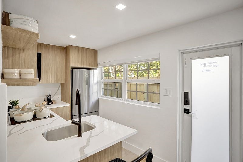 Furnished Finder property 524099_1 photo 6