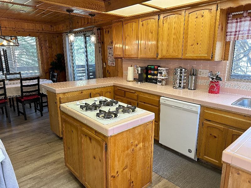 Furnished Finder property 524211_1 photo 16