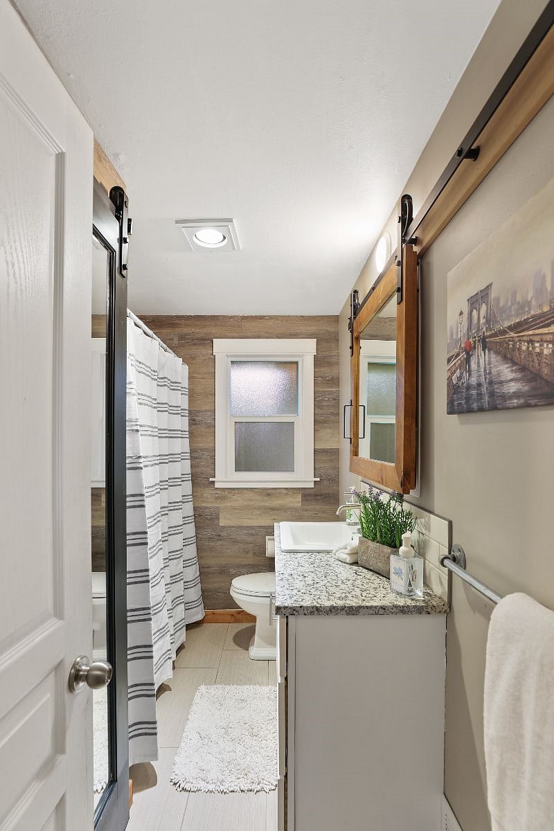 Main Floor Bathroom
