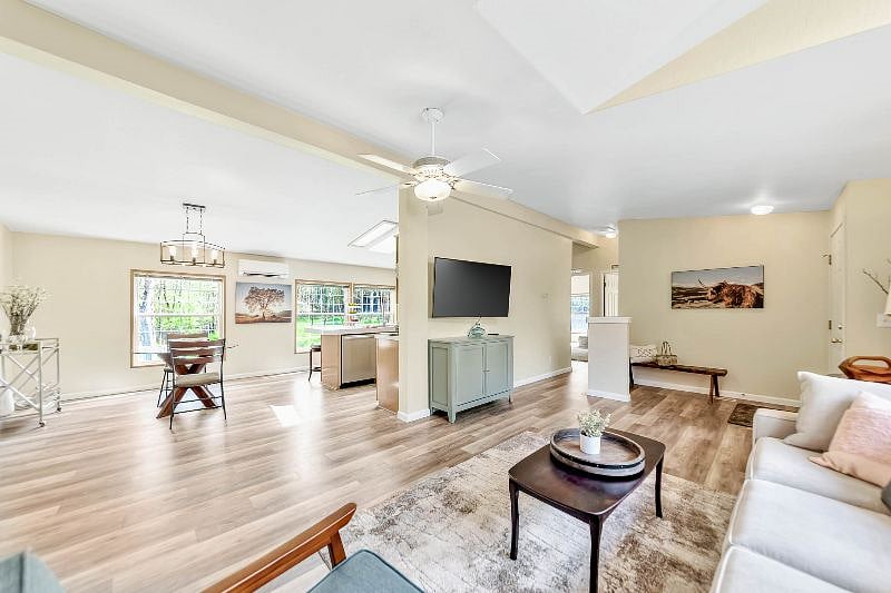 Furnished Finder property 524436_1 photo 15