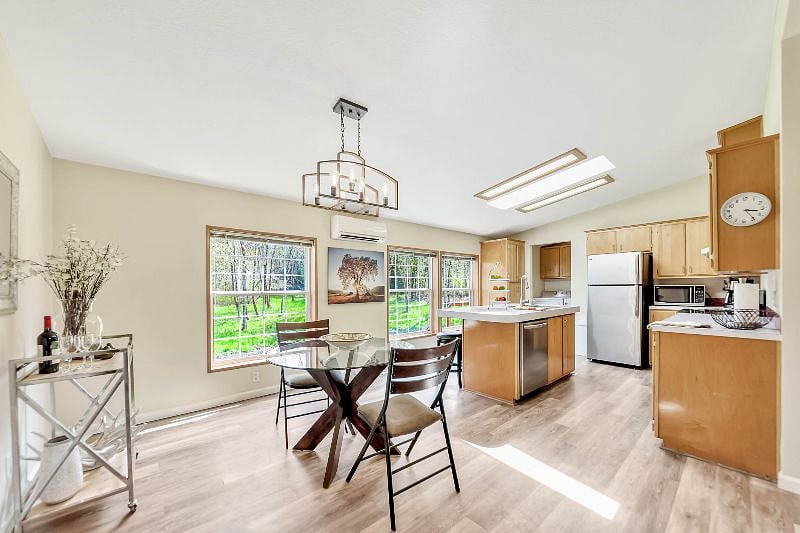 Furnished Finder property 524436_1 photo 17