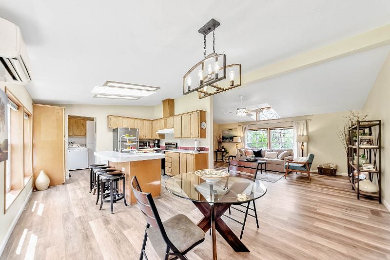 Furnished Finder property 524436_1 photo 18