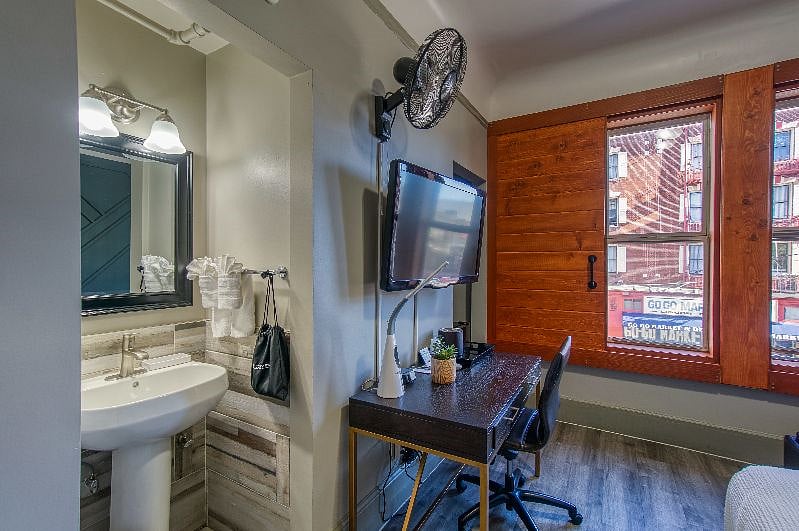 Large desk and convenient amenities