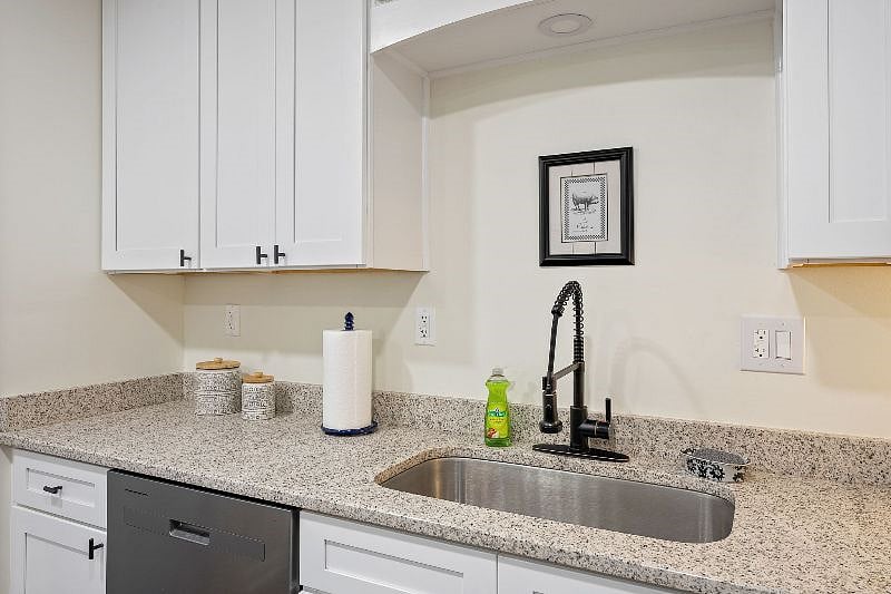 Furnished Finder property 524697_1 photo 7