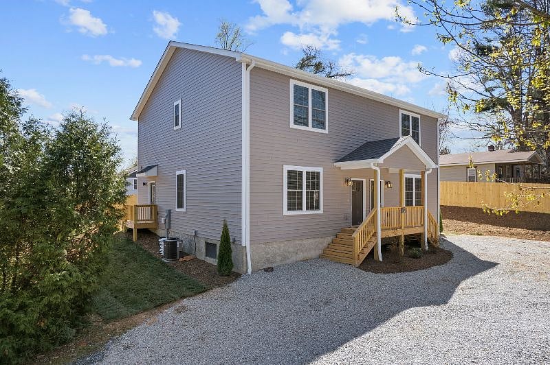 Exterior view of the unit (on left).
