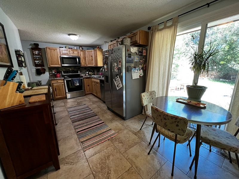 Kitchen and breakfast nook