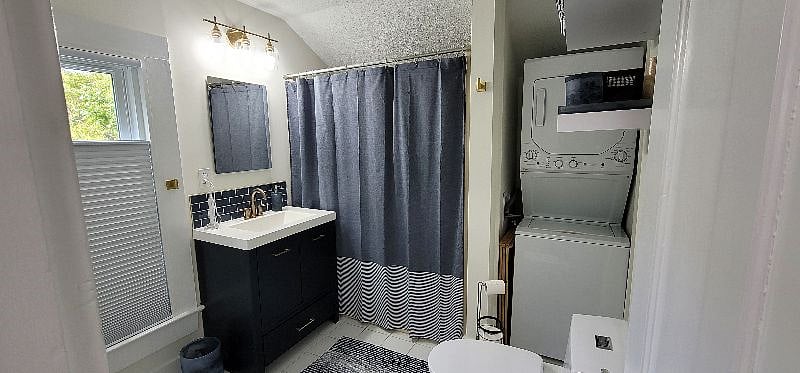 Bathroom with washer dryer