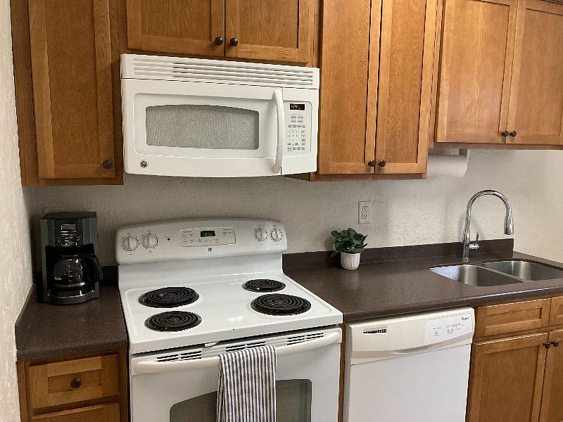 Furnished Finder property 524987_1 photo 12