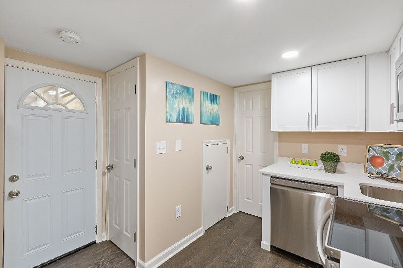 Furnished Finder property 525002_1 photo 12
