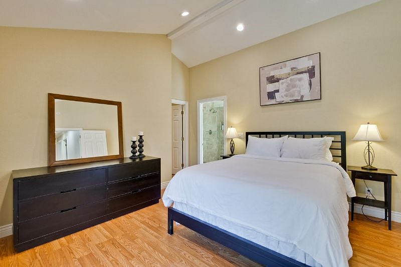 Furnished Finder property 525097_1 photo 12