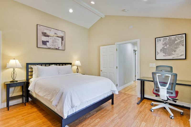 Furnished Finder property 525097_1 photo 14