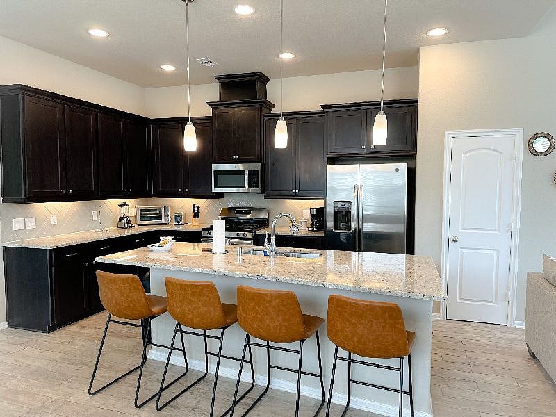 Furnished Finder property 525179_1 photo 3