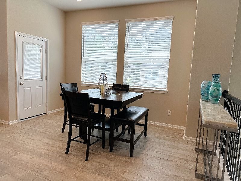 Furnished Finder property 525179_1 photo 5