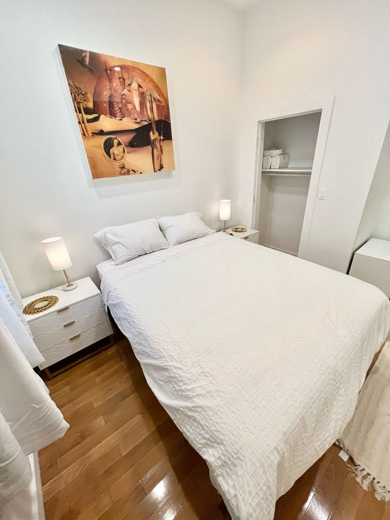 Queen Room 2